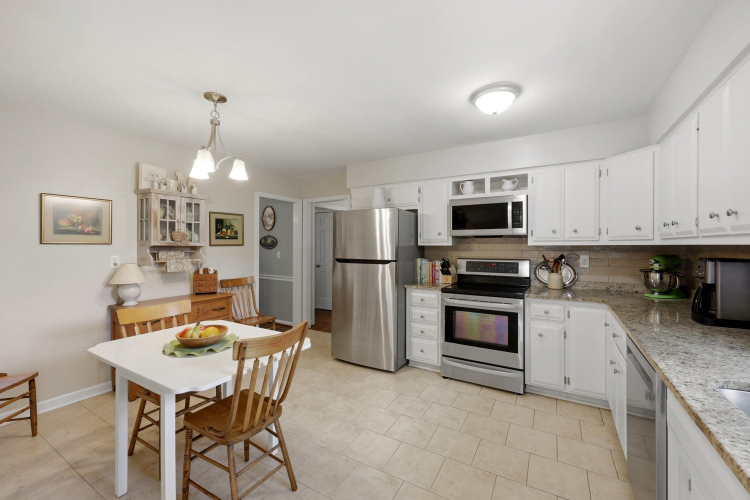 Listing Image 12