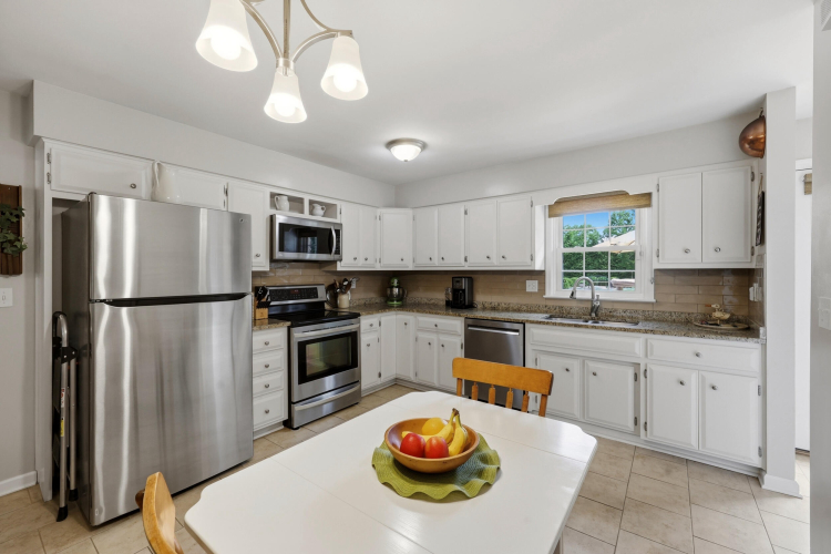 Listing Image 10
