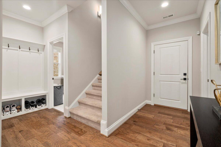 Listing Image 51