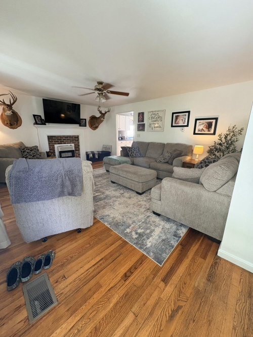 Listing Image 16