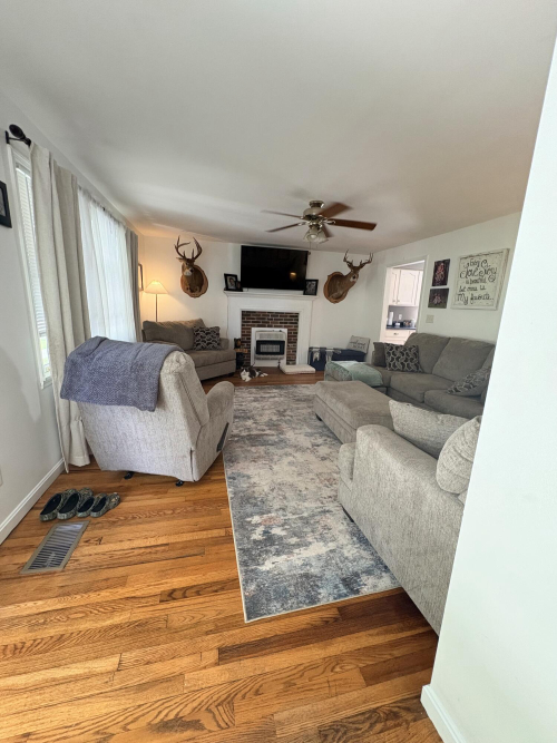 Listing Image 17