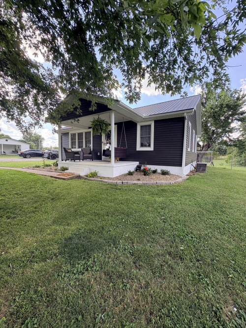 Listing Image 4