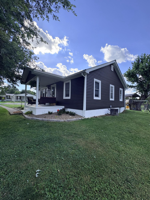 Listing Image 5