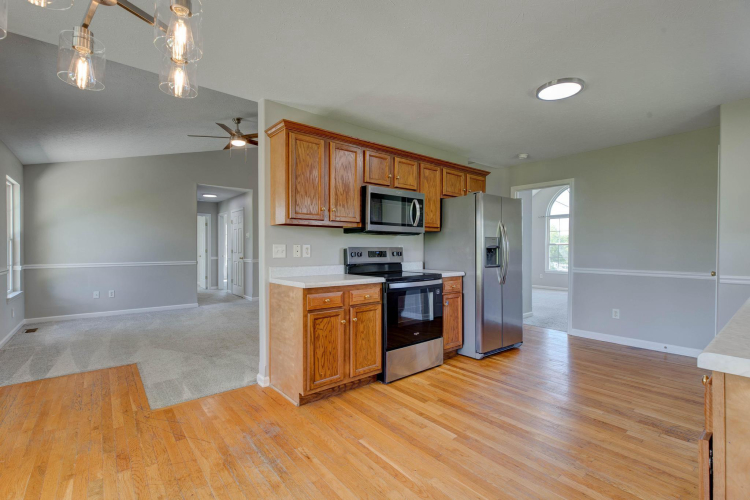 Listing Image 16