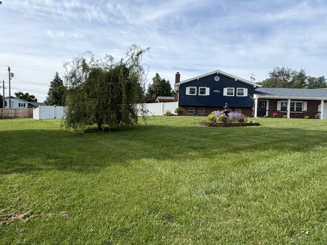 Listing Image 6