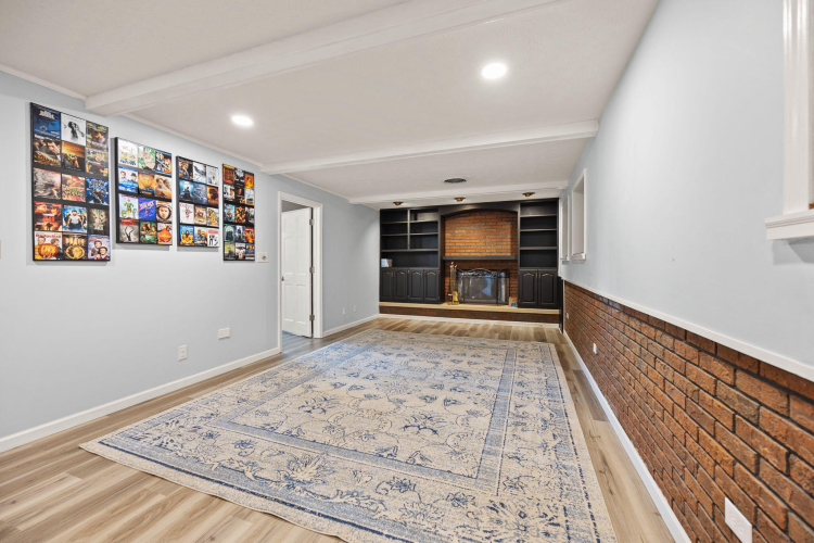 Listing Image 52