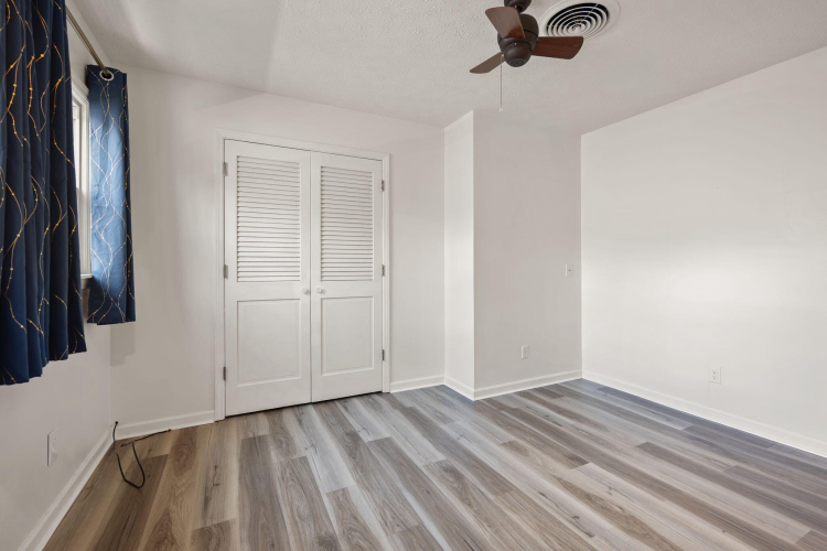 Listing Image 63