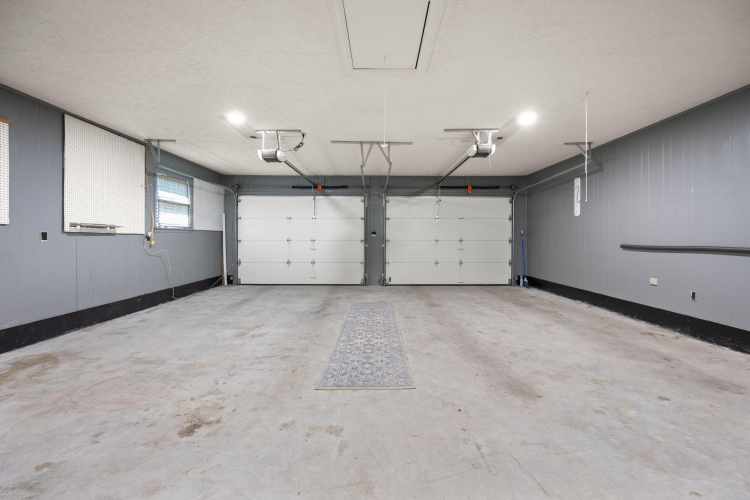 Listing Image 73