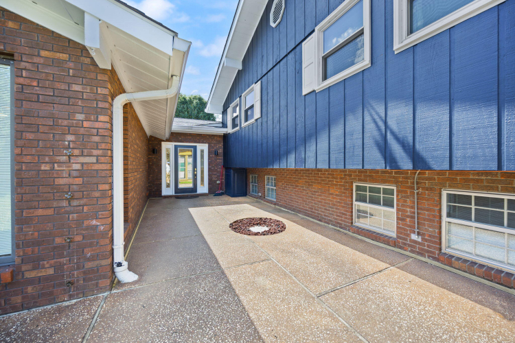 Listing Image 80