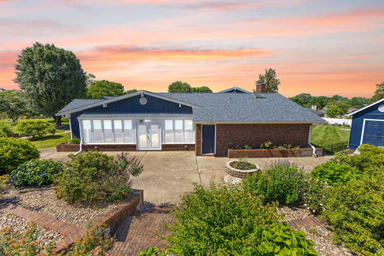 Listing Image 82