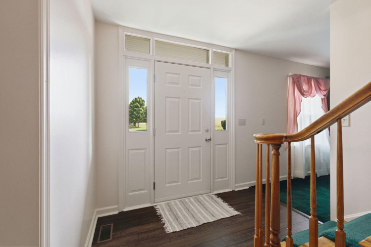 Listing Image 12