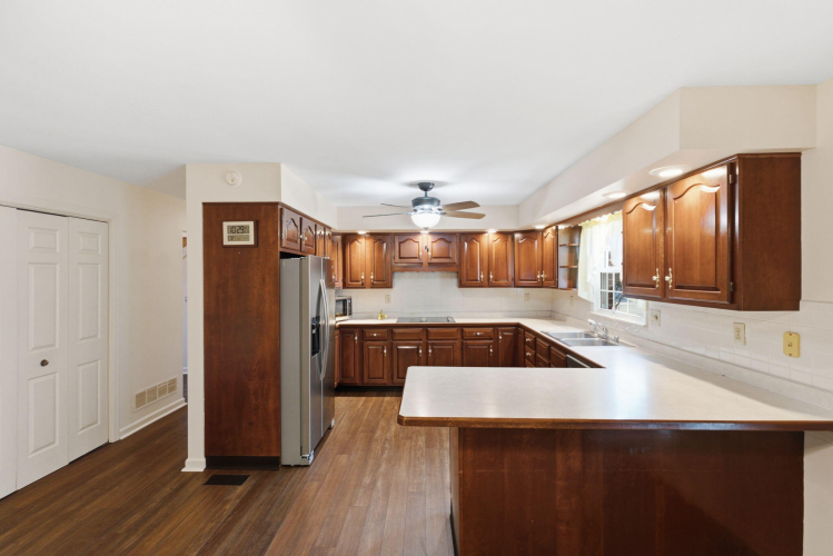 Listing Image 21
