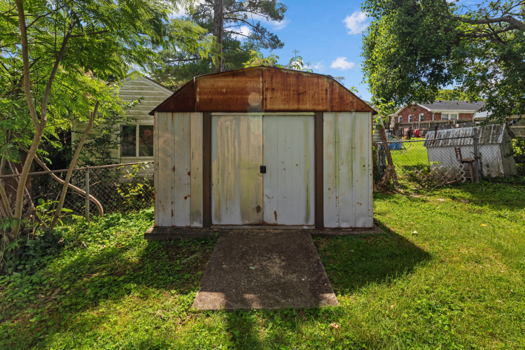 Listing Image 16