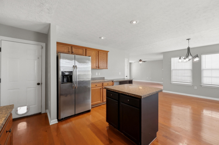 Listing Image 16