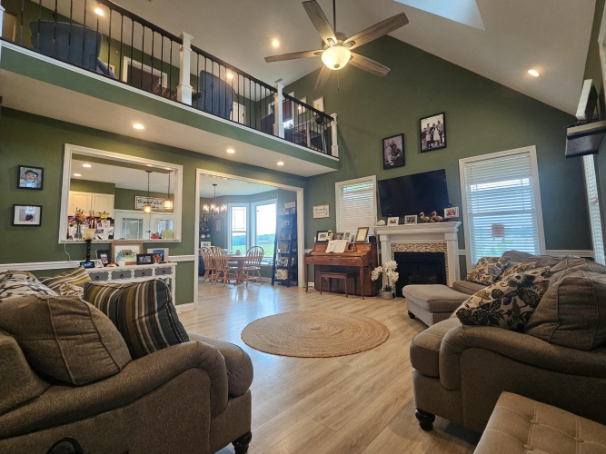 Listing Image 14
