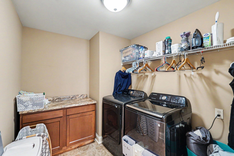 Listing Image 28