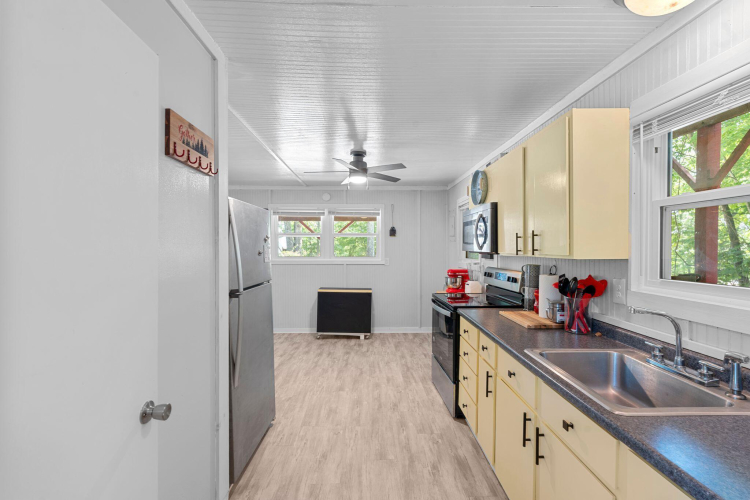 Listing Image 19