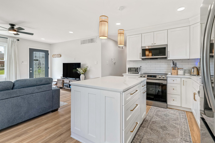 Listing Image 15