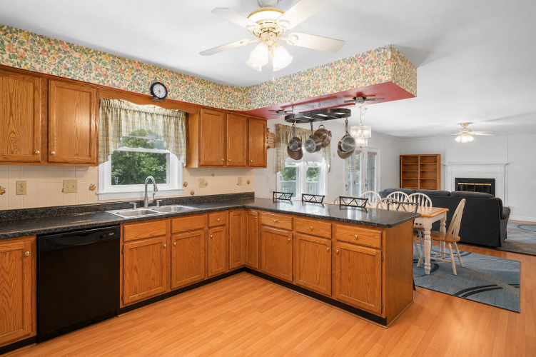 Listing Image 13