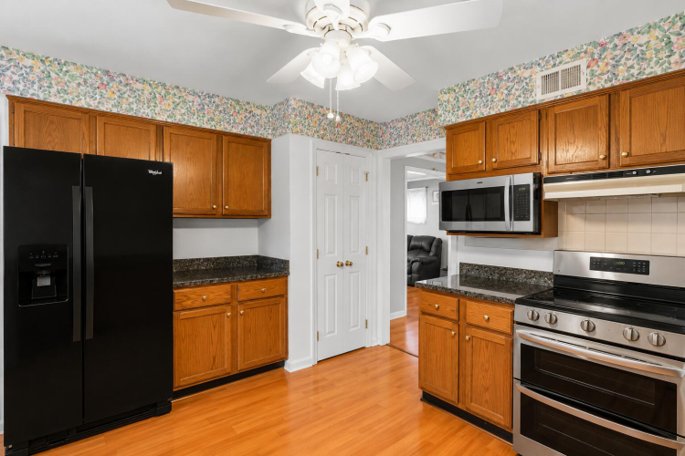 Listing Image 14