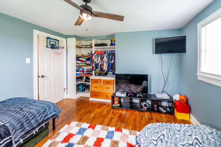 Listing Image 25