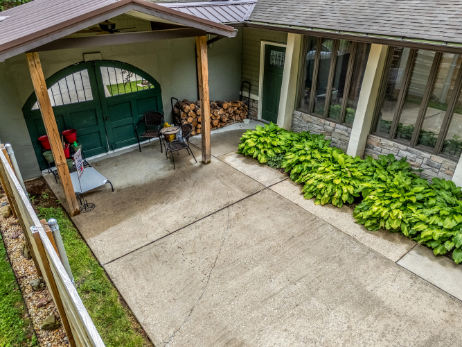 Listing Image 5