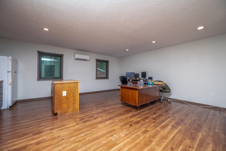 Listing Image 49