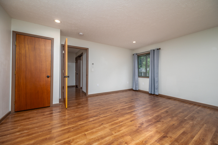 Listing Image 53