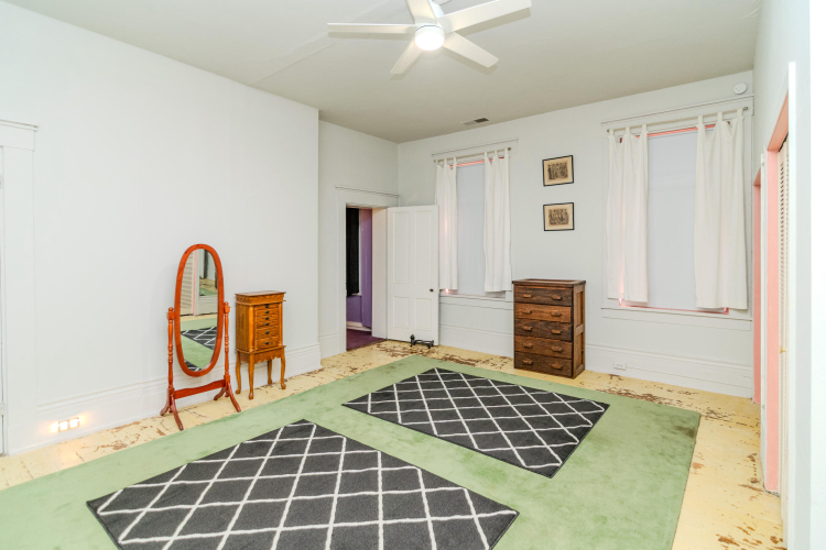 Listing Image 38