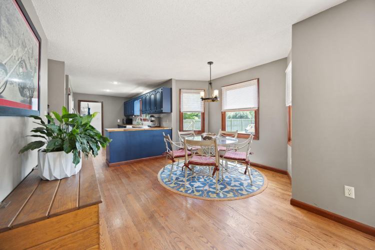Listing Image 20
