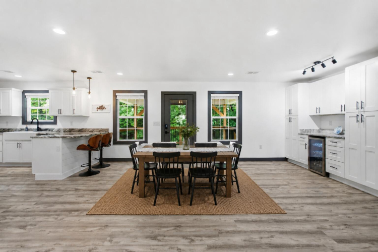 Listing Image 8