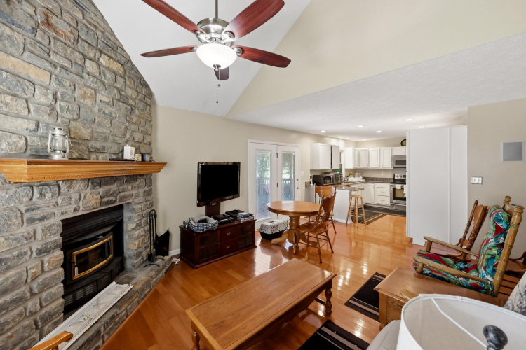 Listing Image 14