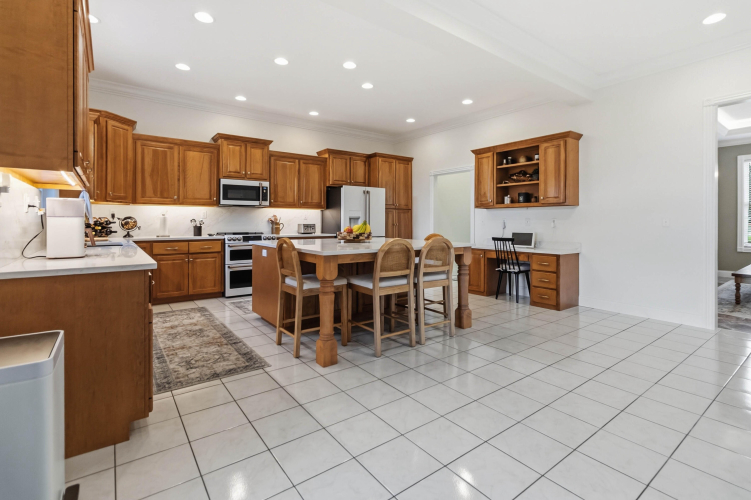 Listing Image 23