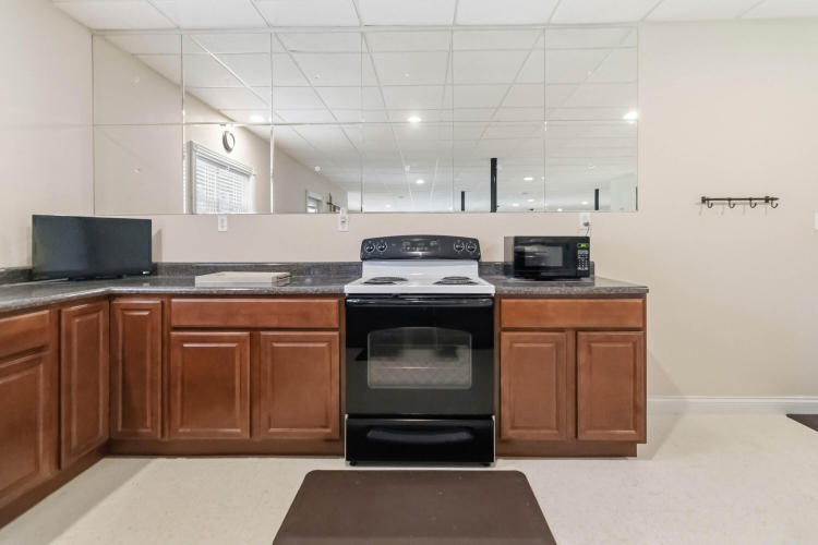 Listing Image 76