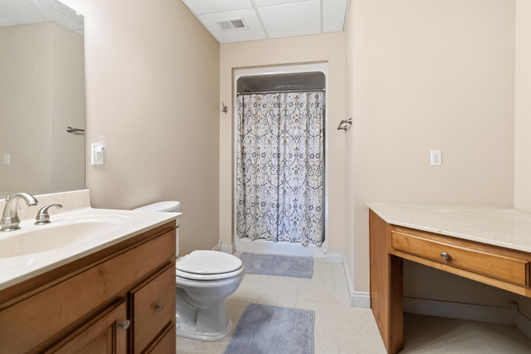 Listing Image 80