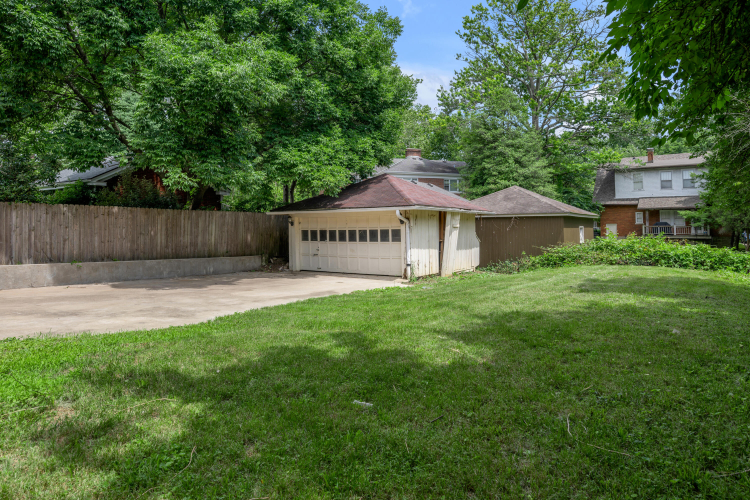 Listing Image 16