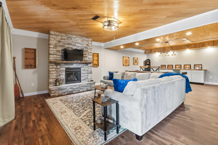 Listing Image 56