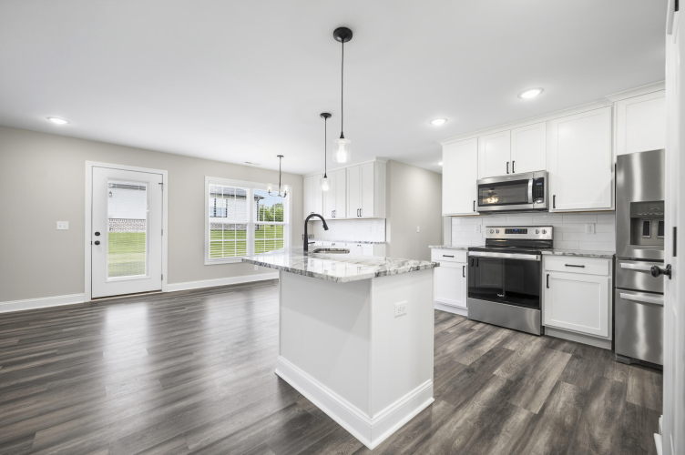Listing Image 9
