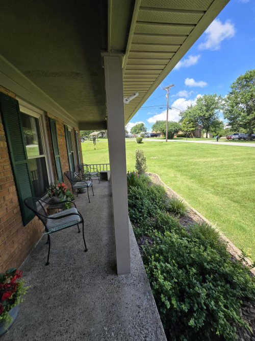 Listing Image 4