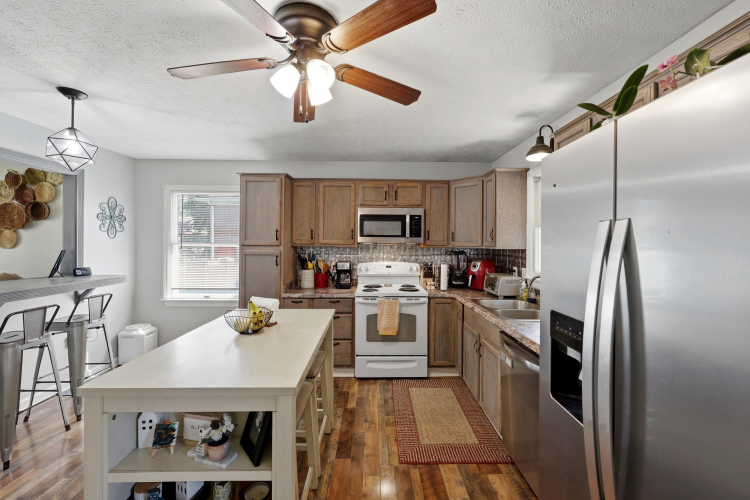 Listing Image 7