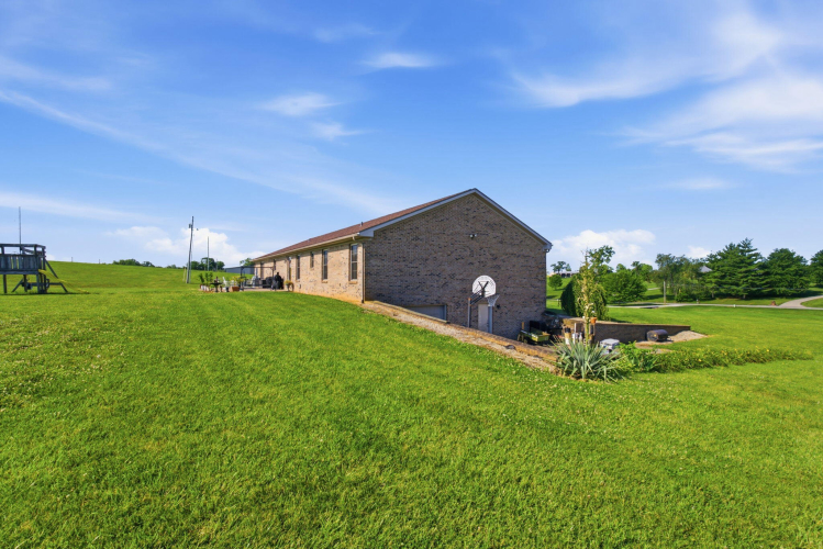 Listing Image 29