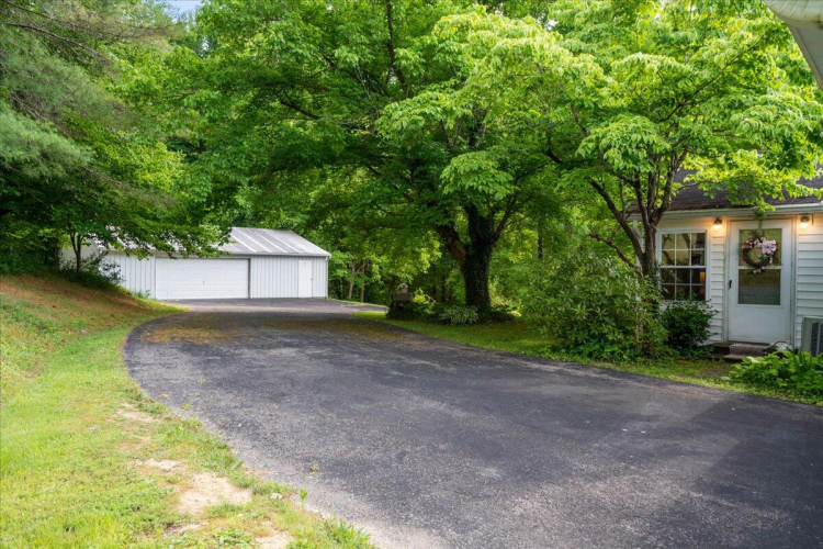 Listing Image 54
