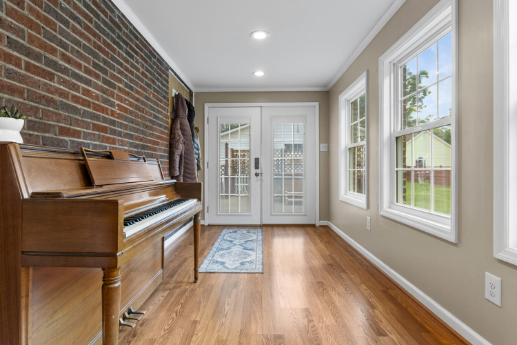 Listing Image 18