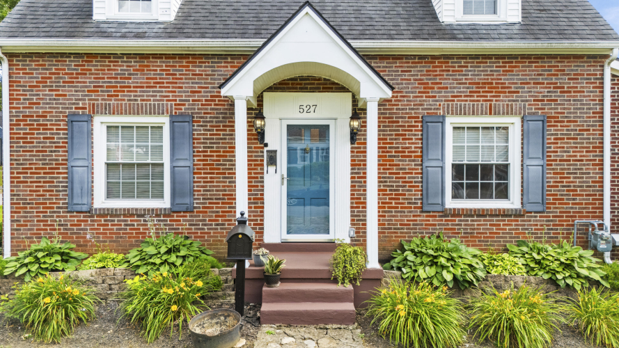 Listing Image 4