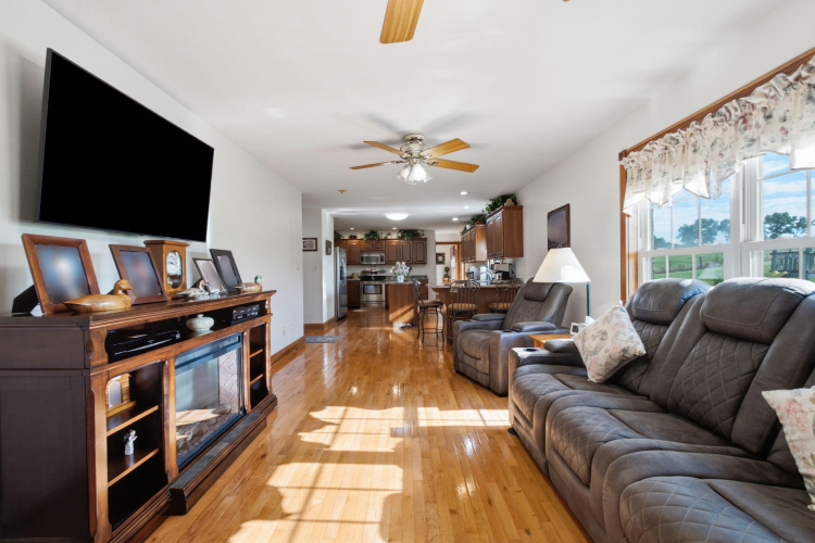 Listing Image 14