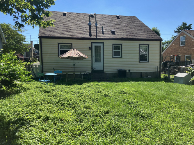 Listing Image 17
