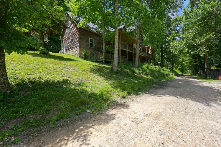 Listing Image 4