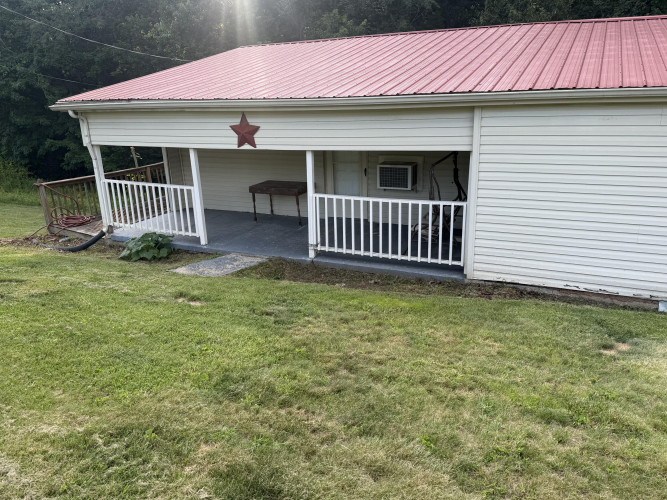 Listing Image 4