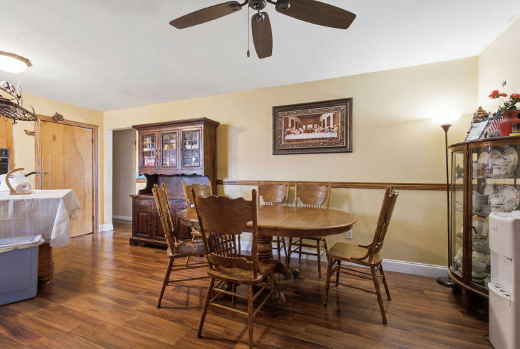 Listing Image 15