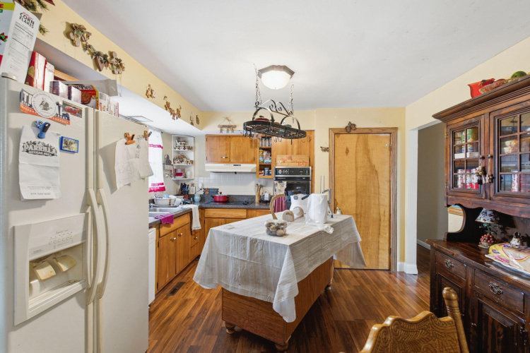 Listing Image 16